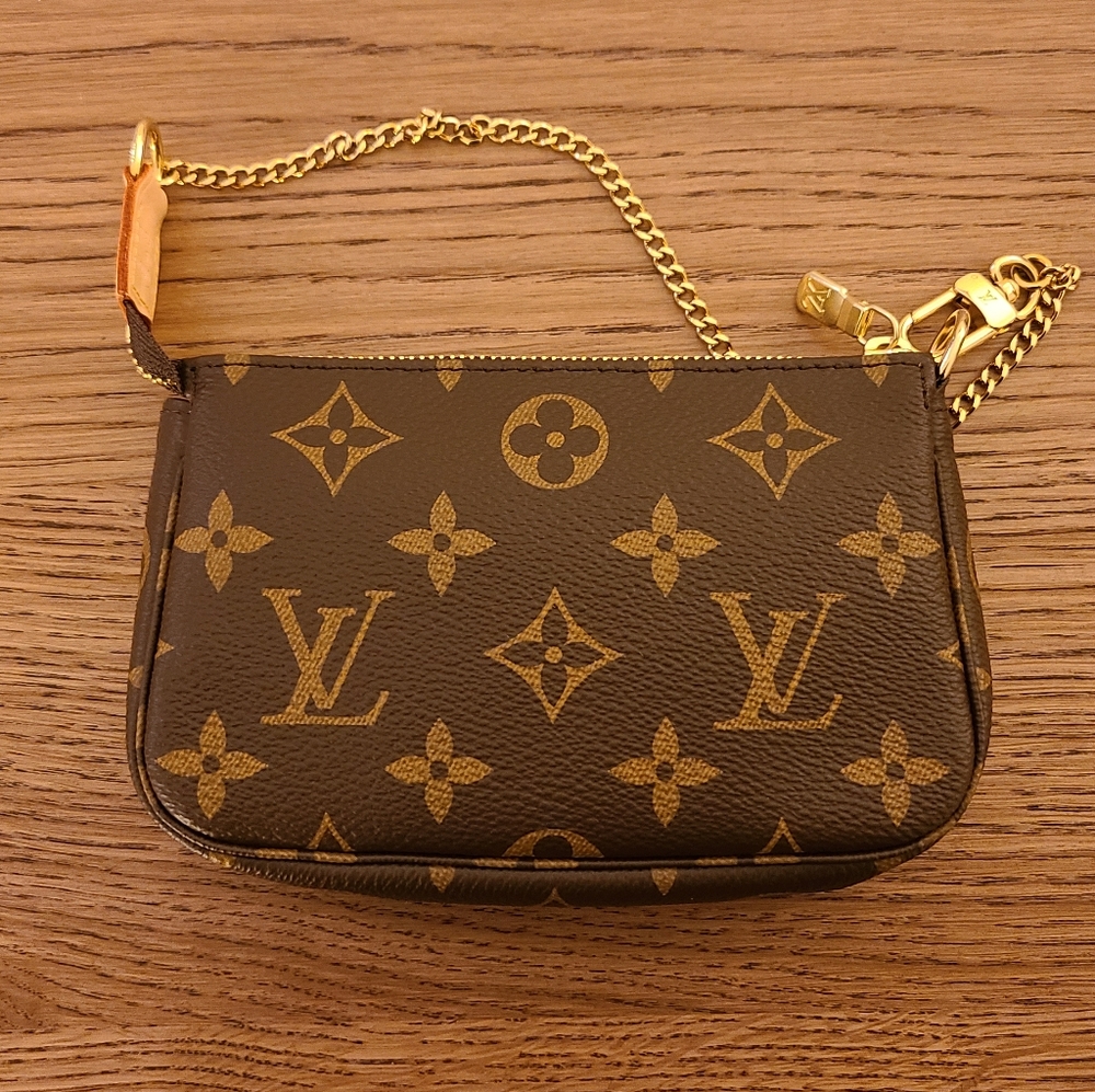 Louis Vuitton Mini Pochette Accessoires